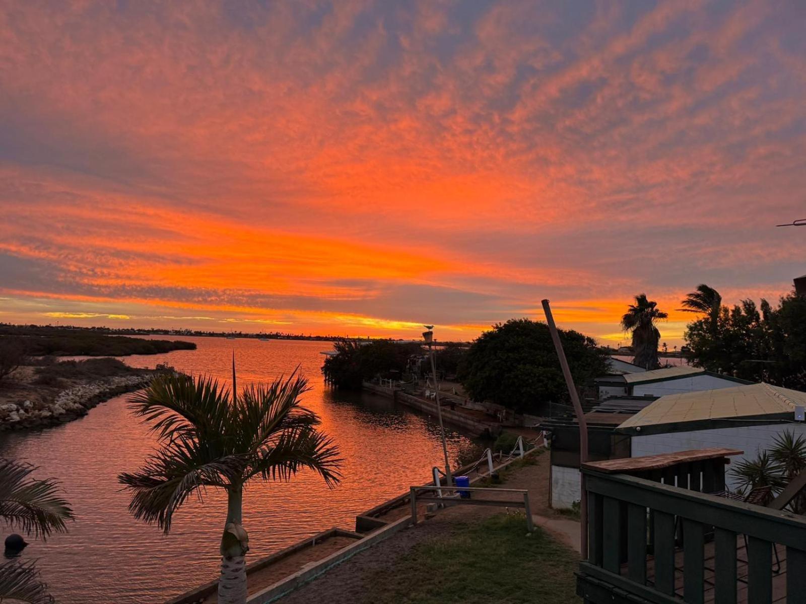 Pelican Point Waterfront Resort Formerly Carnarvon Beach Retreat Εξωτερικό φωτογραφία
