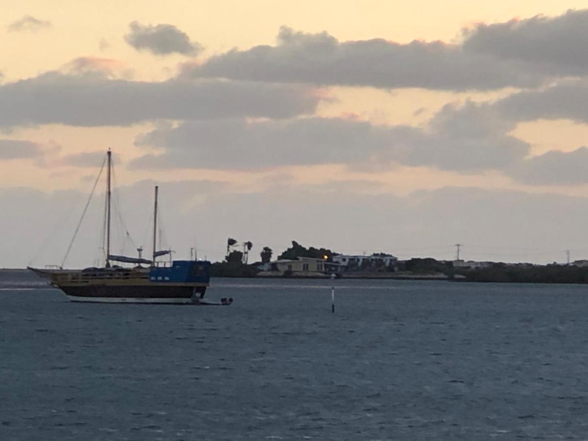 Pelican Point Waterfront Resort Carnarvon Εξωτερικό φωτογραφία